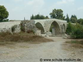 Historische Brücke von Aspendos