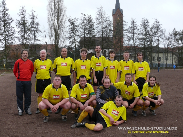 Gruppenbild: Fußballmannschaft Kapellen-Drusweiler II (Herren)